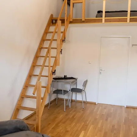 Gemuetliches Mit Hochbett Im Herzen Von Lejlighed Graz