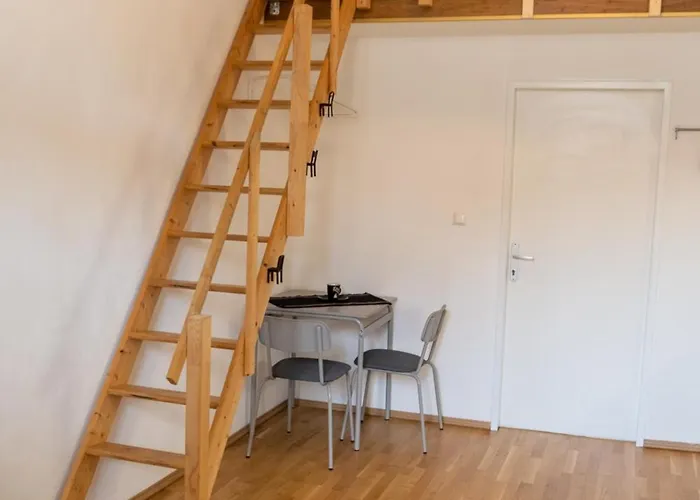 Gemuetliches Mit Hochbett Im Herzen Von Appartement Graz